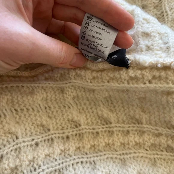 100% Merino Wool 🇮🇪 Made in Ireland Irelandseye Cream Cape Size L/XL - Picture 8 of 9